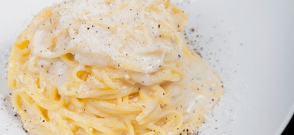Cacio cheese and pepper spaghetti